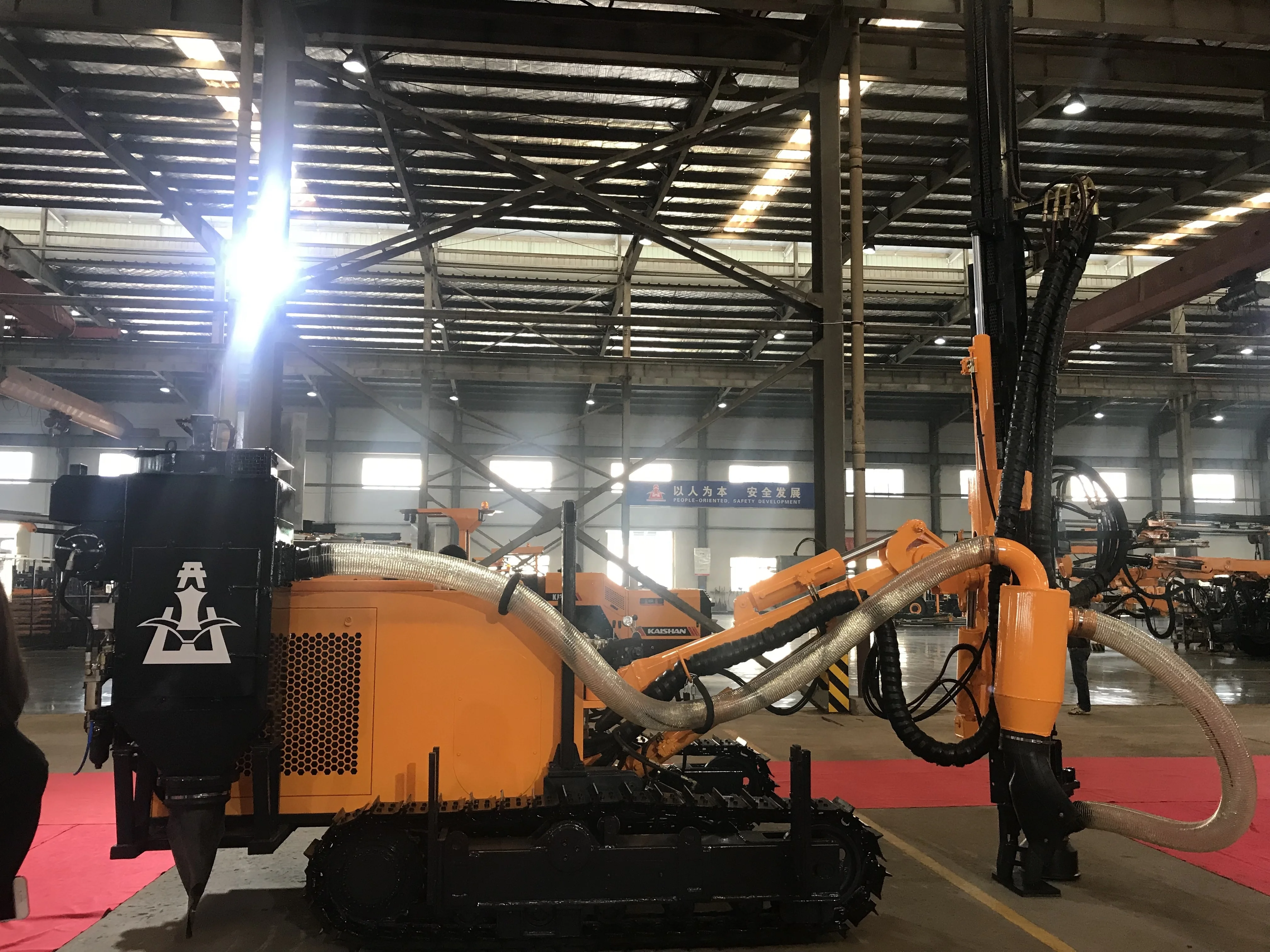 35m Depth KT15 Integrated Down The Hole bored pile drilling rig High Pressure Open-Air Crawler From China