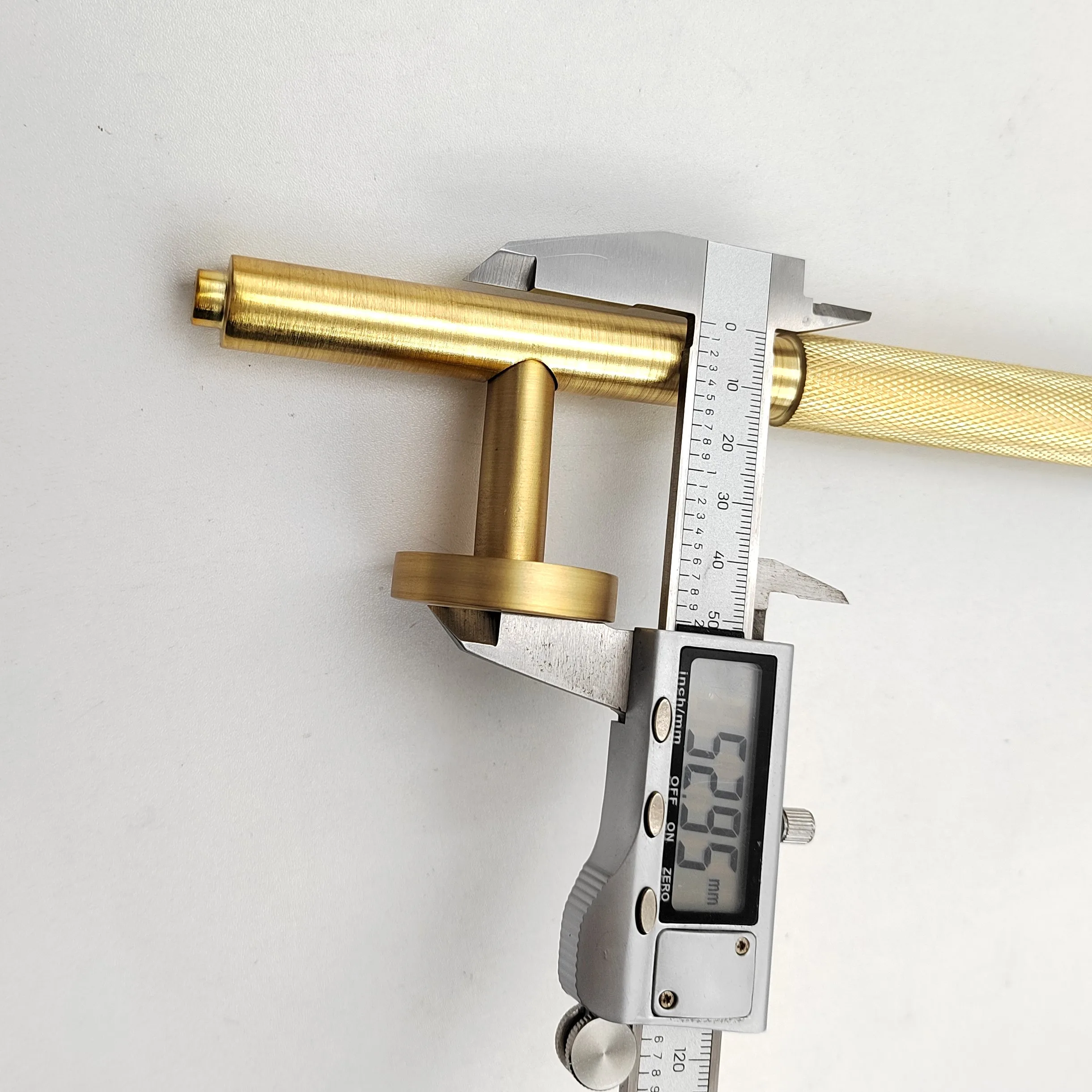 Racer Factory Customized Luxury Solid Brass Villa Wooden Door Handle Push Pull Glass Front Door Handle For Hotel