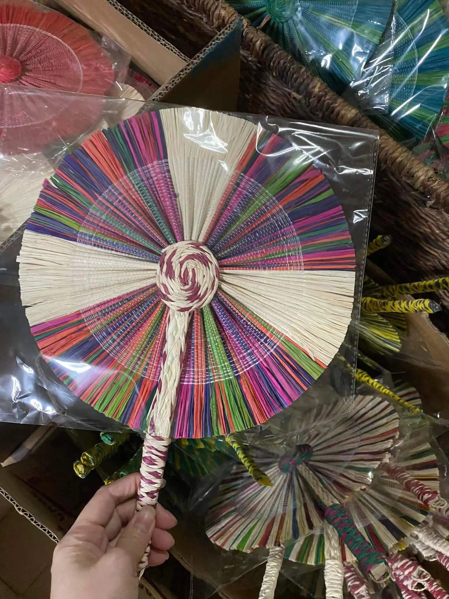 Hand fan  raffia hand made dance fans nature palm leaves hand woven Eco-friendly fan for wedding invitation or decoration