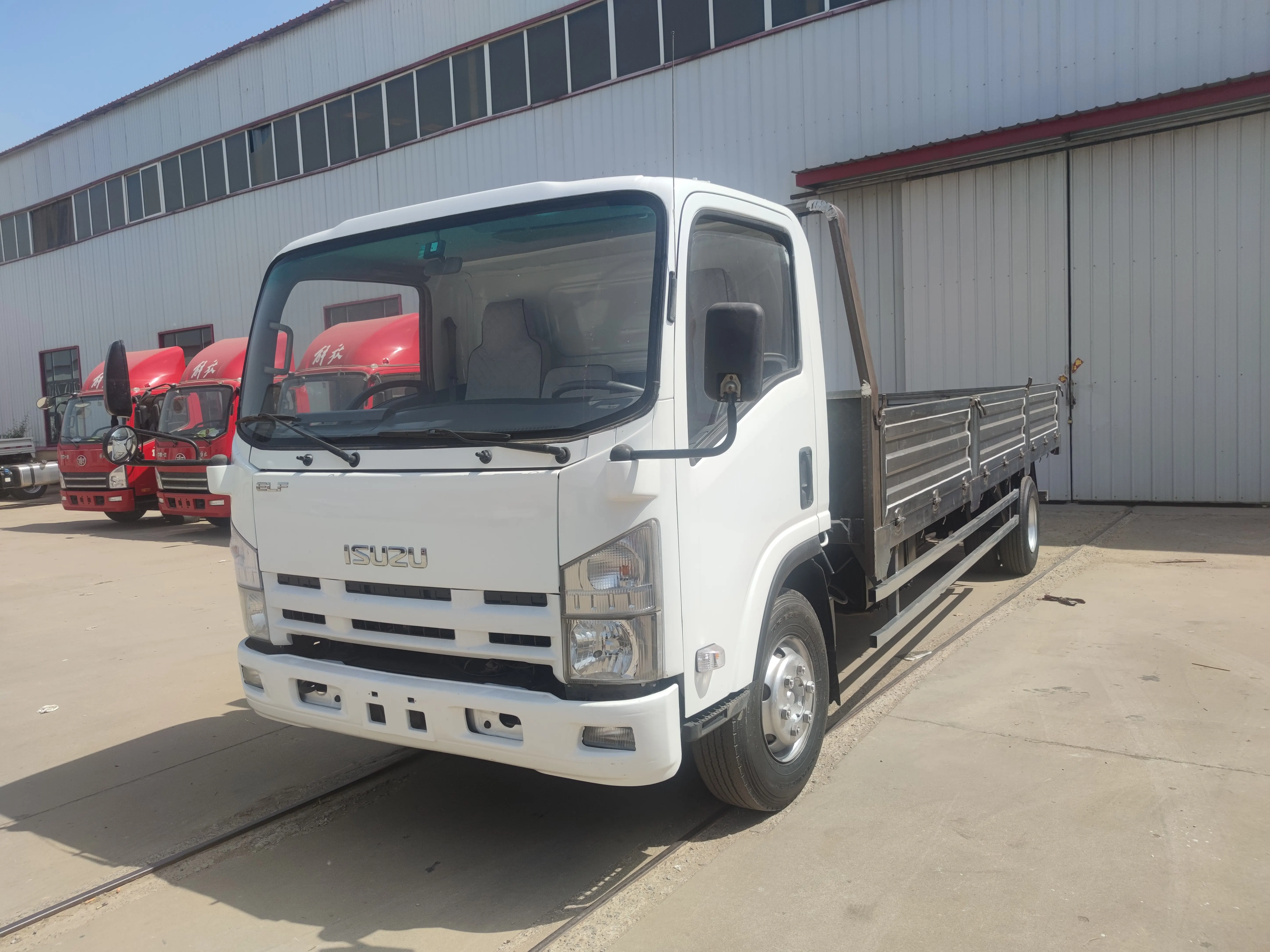 Подержанные условия ISUZU бренд GVW 10-тонный грузовой автомобиль с 18-футовым кузовом поставщики оптовая цена