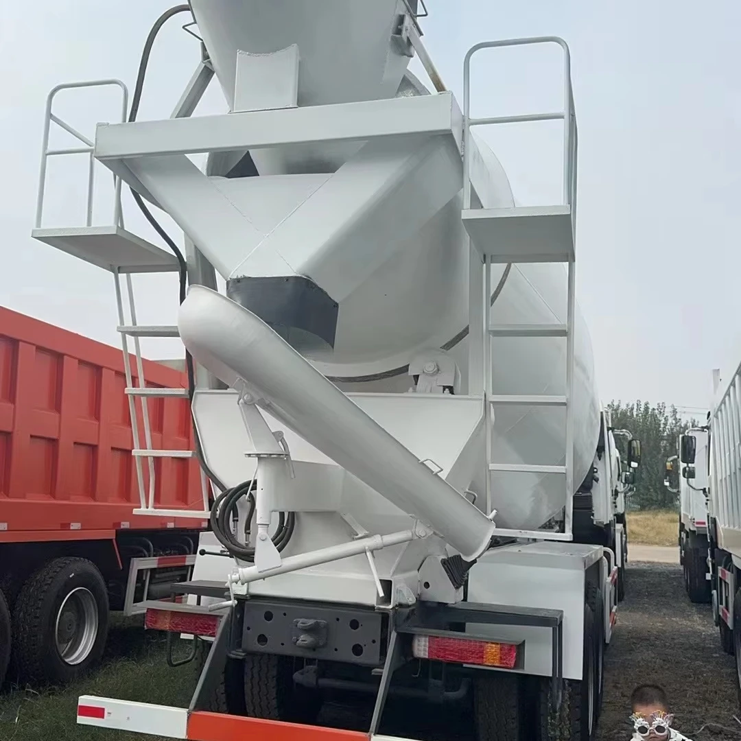 Used Concrete Mixer Truck Mitsubishi 8-12 cubic meter Fuso/Hino/ Isuzu Cement Mixer Truck for sale
