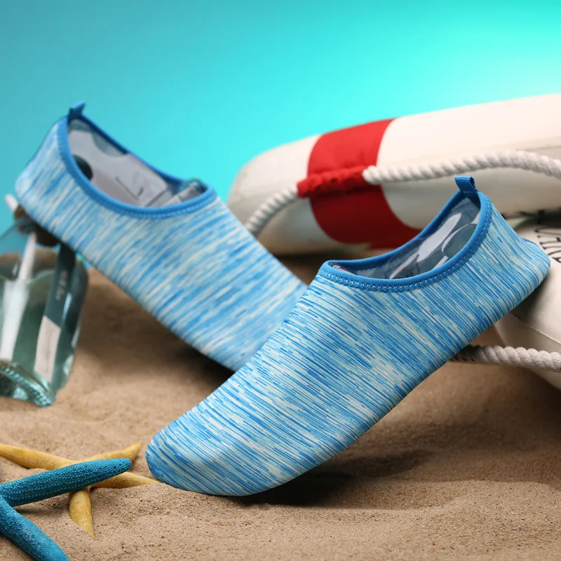Outdoor beach shoes for men and women swimming, diving, snorkeling, and shoes with soft soles for paddling couples.
