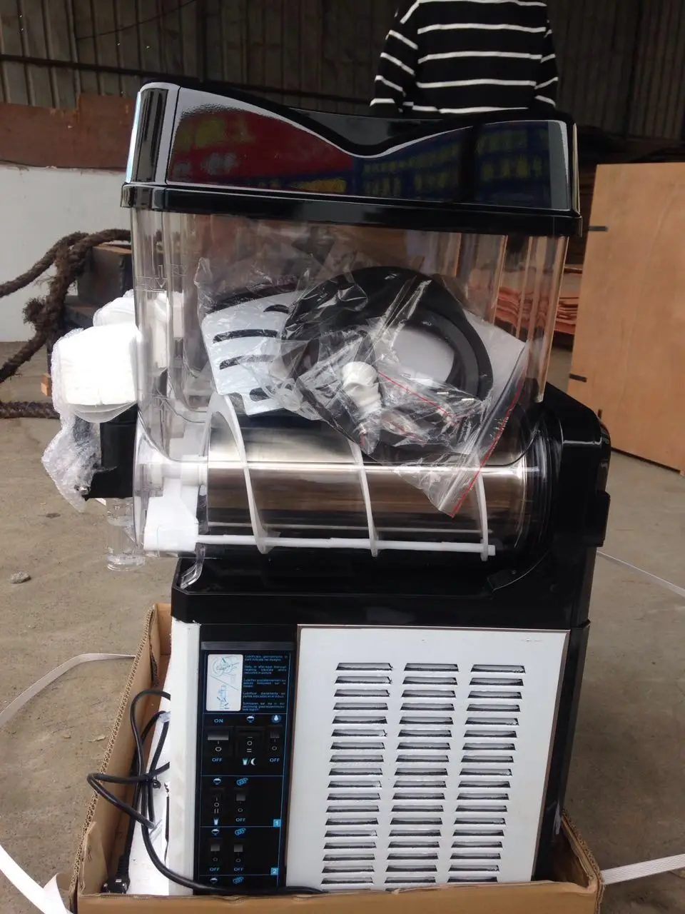 Wholesale 3 tank ice slush Slushie tea puppies machine commercial compressor Snow Melting Machine china for bar