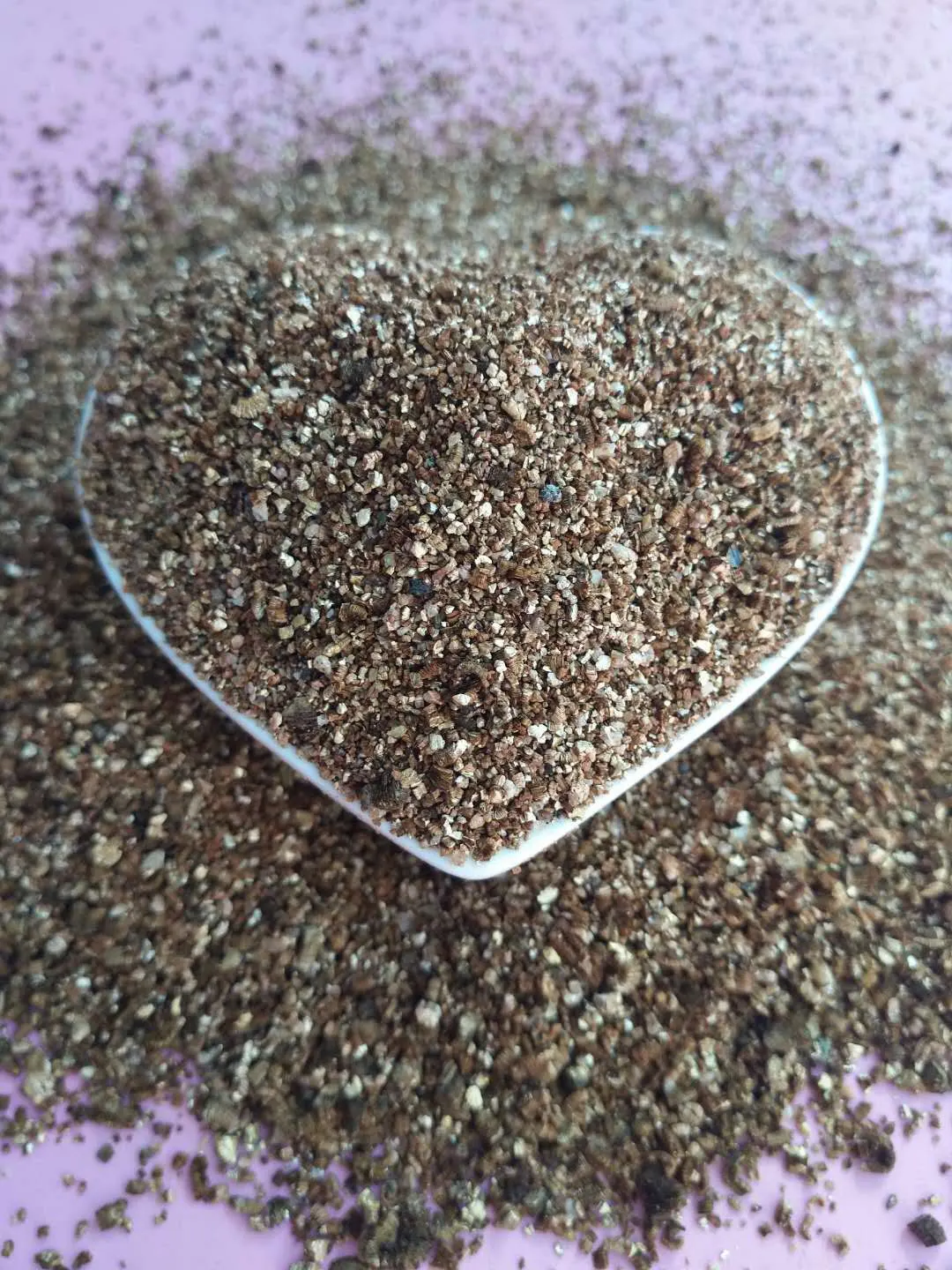 Low Price Guaranteed Quality gardening raw vermiculite from china