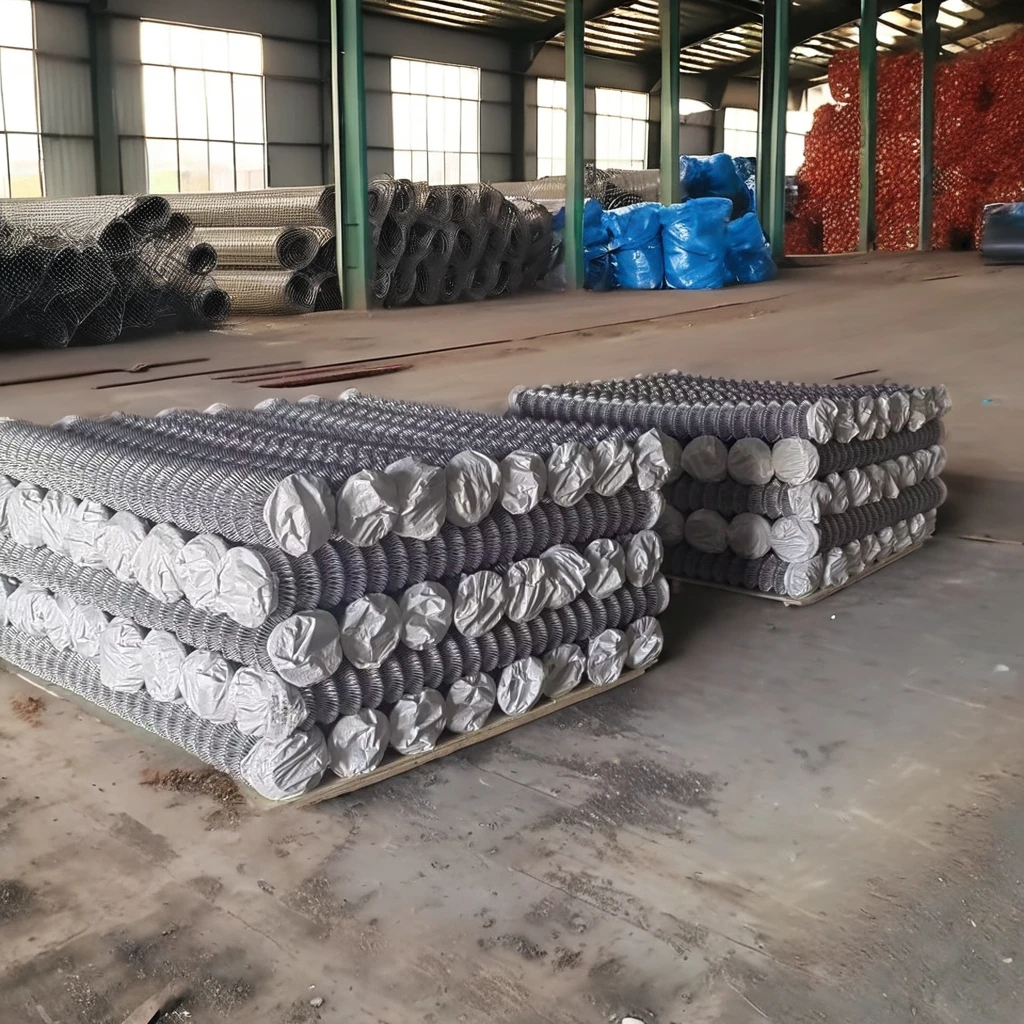 Woven Chain Link Fence Iron Wire Mesh Metal Netting Panel Hexagonal Diamond PVC Coated Galvanized Industry Chain Link Fence