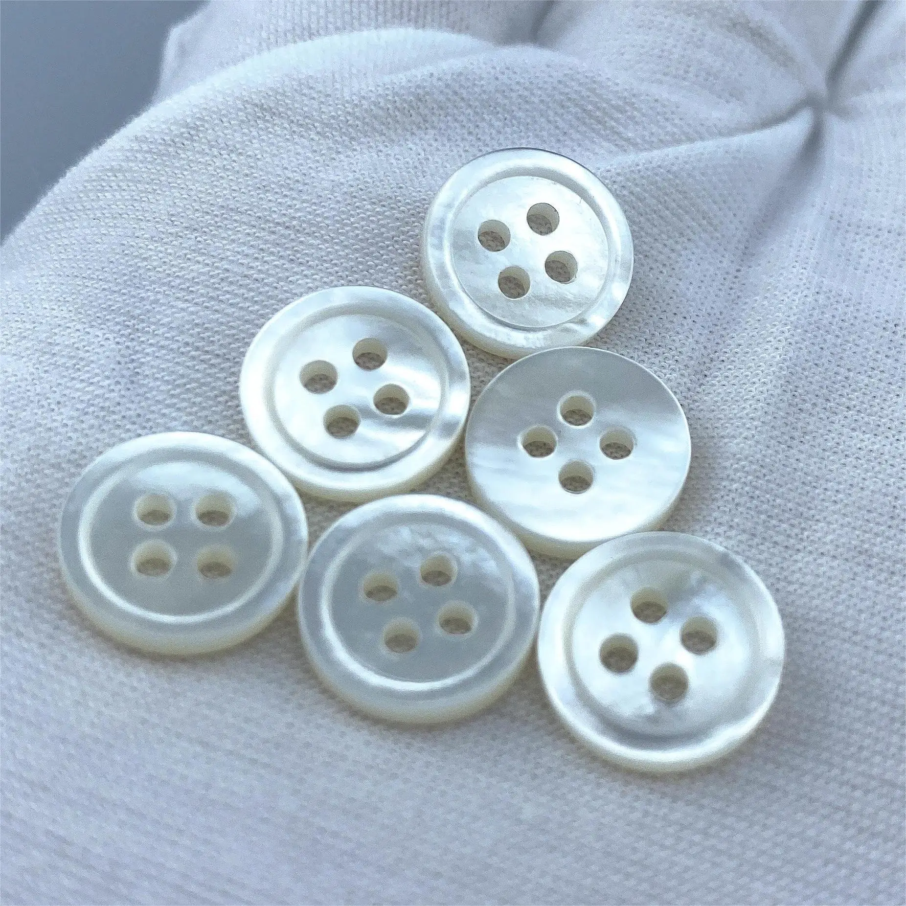 factory price 2mm natural button customized colors and styles shell button white MOP mother of pearl for dress shirt