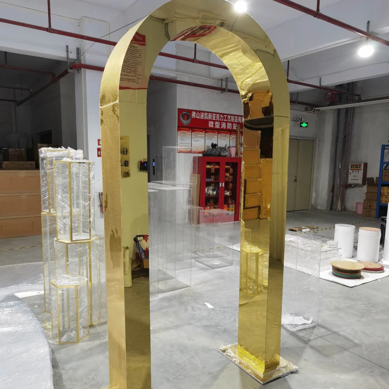 Wedding decoration backdrop gold arch