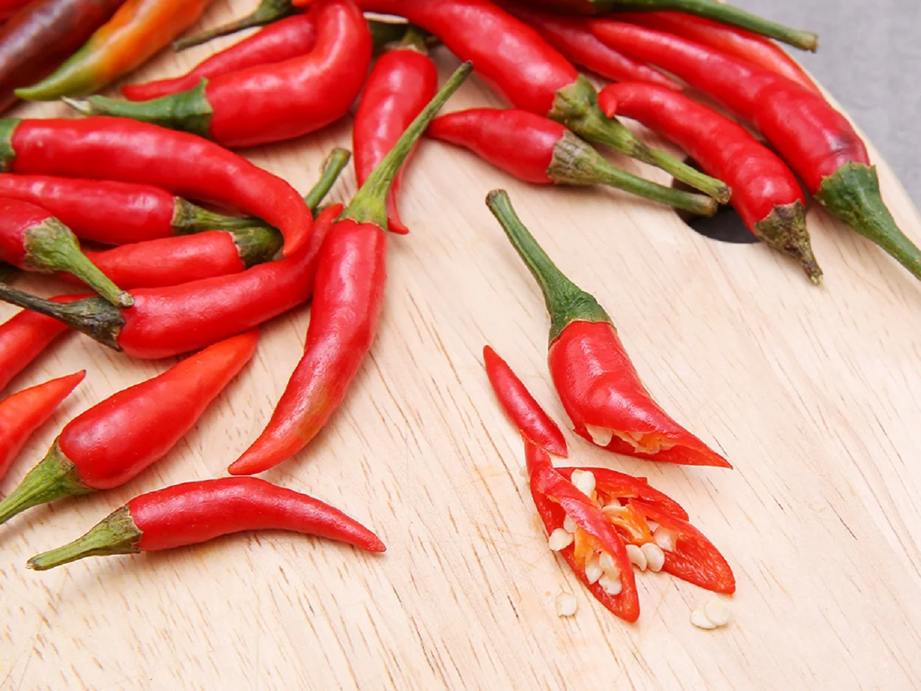 Made in Vietnam Fresh Premium Quality Good Price Low MOQ Custom Logo Package Red Chili