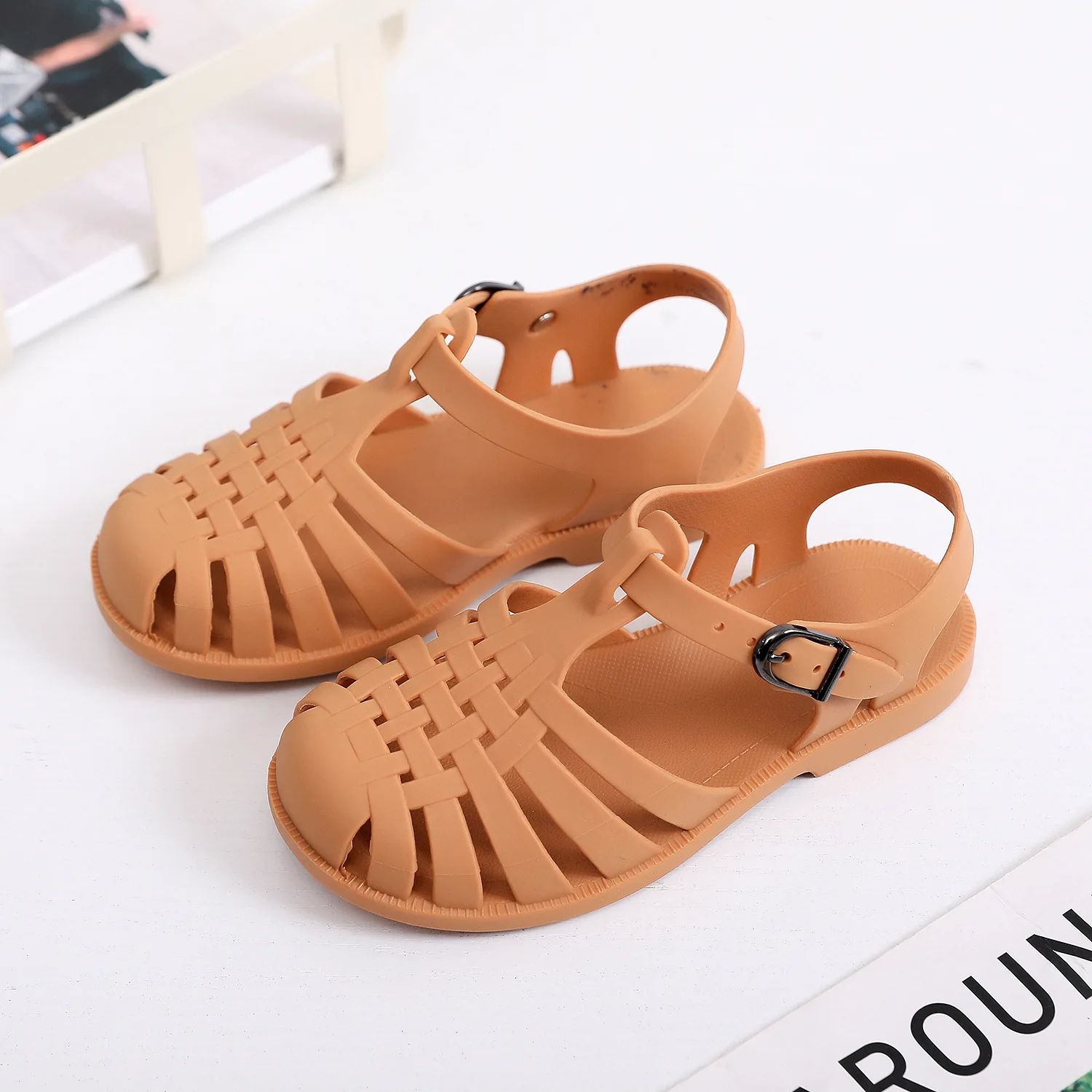 Color Fashion Teens Beautiful Girls Closed Toe Shoes Summer Beach Outdoor Fancy Design Children Sandals