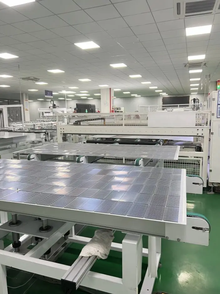 Walkable Solar Panel 120W Anti Slippery Surface Semi Flexible Solar Panel Rough ETFE From Japan For Marine Riverside Boat Yacht