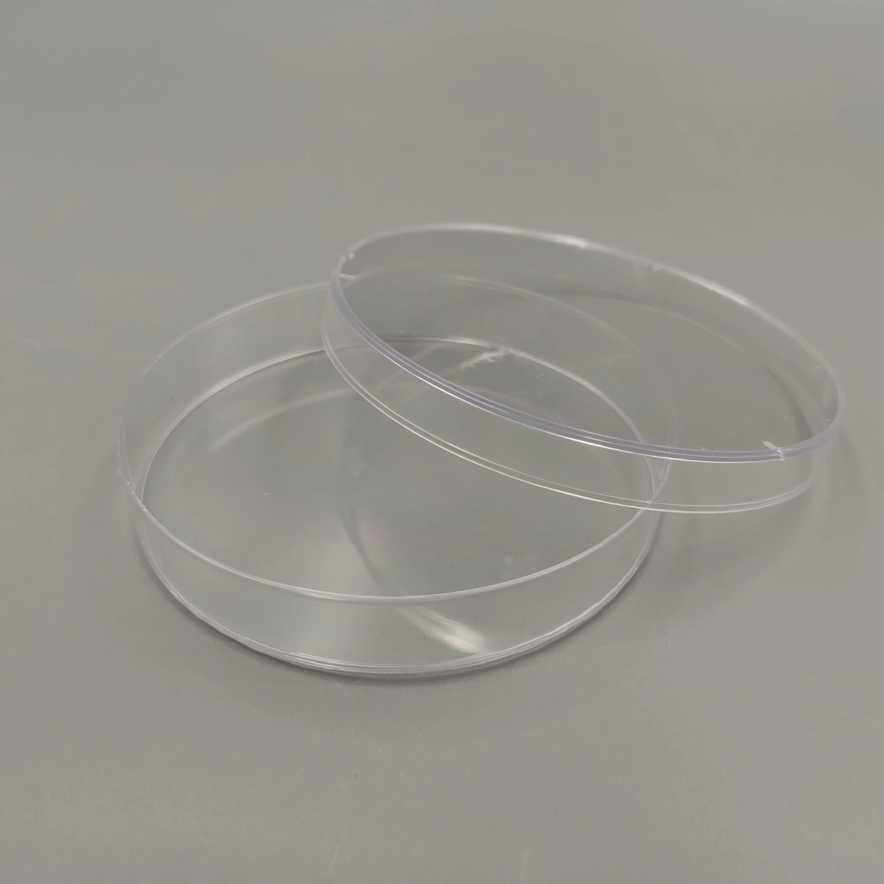 Laboratory Disposable Plastic 60mm Petri Dish Customize Sterilization For