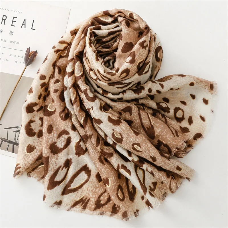 Wholesale Latest Design Women Long Large Leopard Print  Scarves Ladies Classic  Scarf Shawl Hijabs Muslim Women