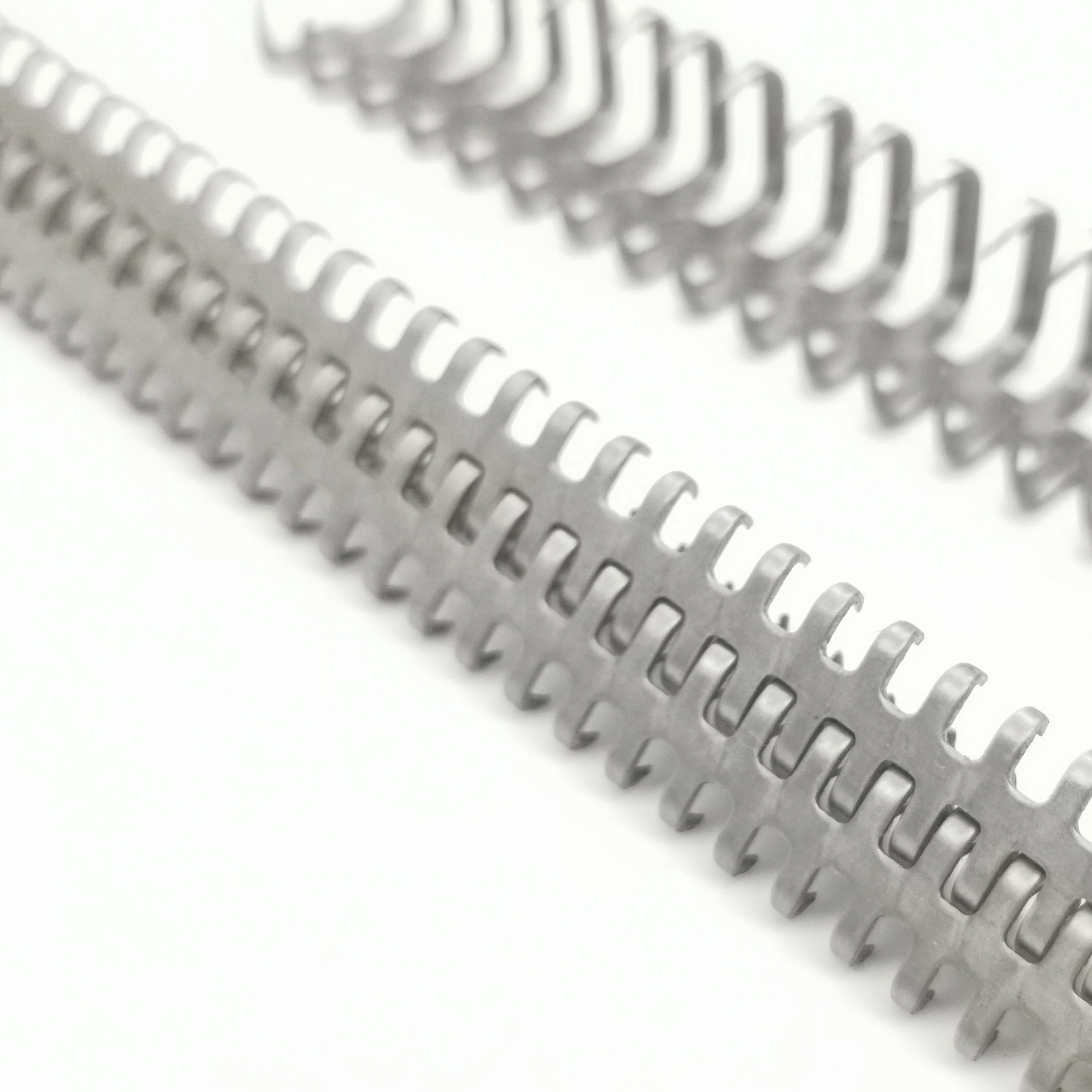 N0.55 Industrial Alligator Staple Fastening System Carbon Steel Conveyor Belt Lacing with Zinc Plated Rivets and Bolts