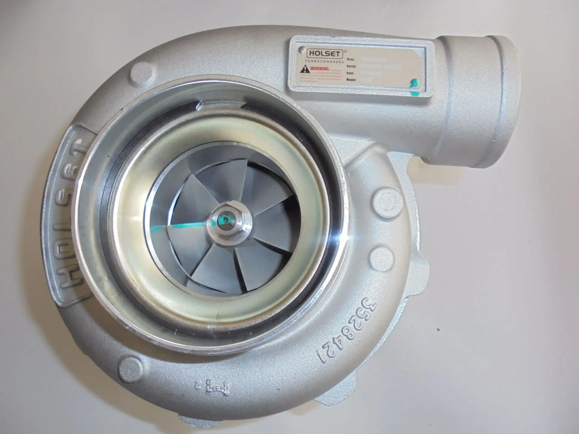 
Chinese manufacturer high-performance H2D series water-cooled supercharger assembly 3594620 is suitable for Cummins engine 