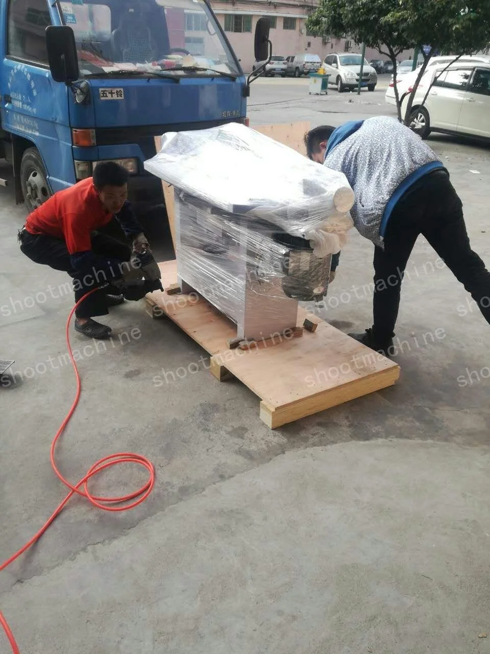 Снимать бренд деревообрабатывающий вертикальный кромкошлифовальный станок MM2617