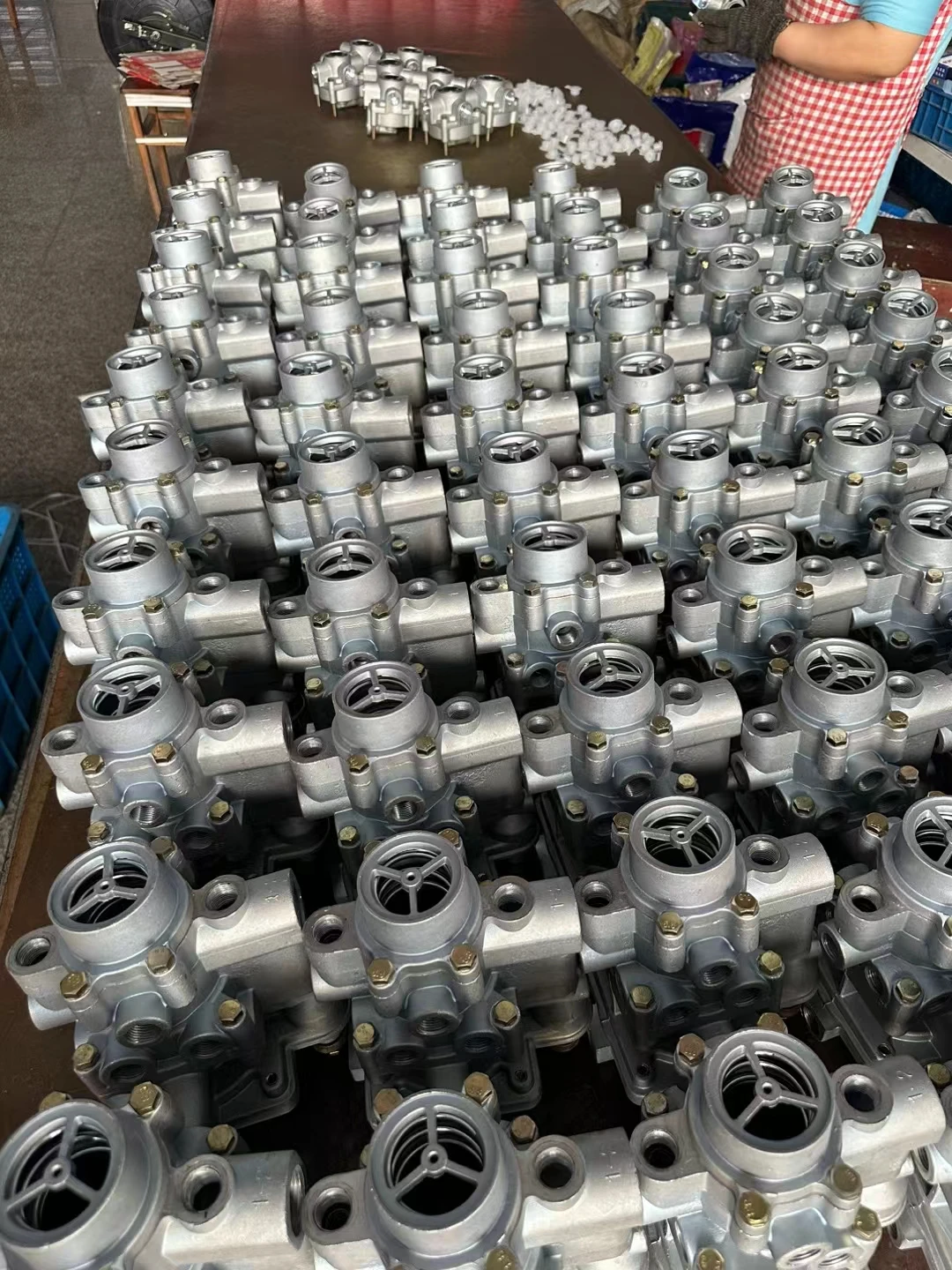 Hot Sale  Relay Valve 9730110000 For DAF MERCEDES VOLVO SCANIA MAN IVECO NEOPLAN European Heavy Truck Spare Parts