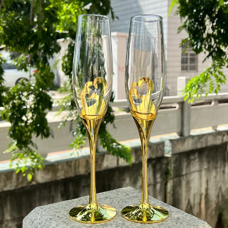 Gold Crystal Glass Diamond Encrusted Goblet Stylish Creative Bling Cup Couple Set Metal Champagne Glasses Wedding Zinc Alloy