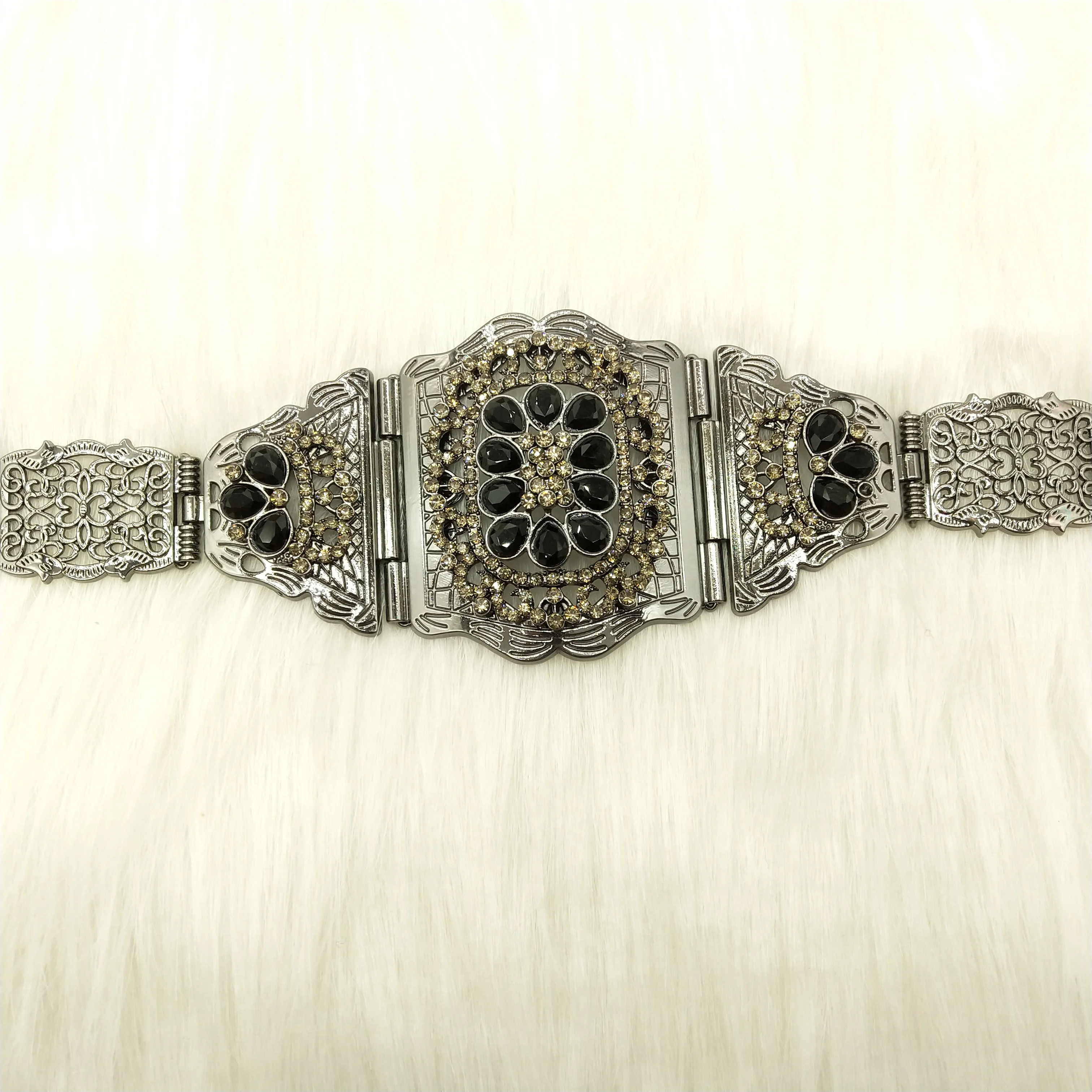 R Manufacturers of hot Arab wedding clothing accessories can be customized color full of rhinestone Moroccan belt