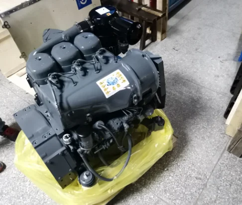  3 цилиндры с водяным охлаждением 36kw Deutz дизельный двигатель F3L912 для строительной