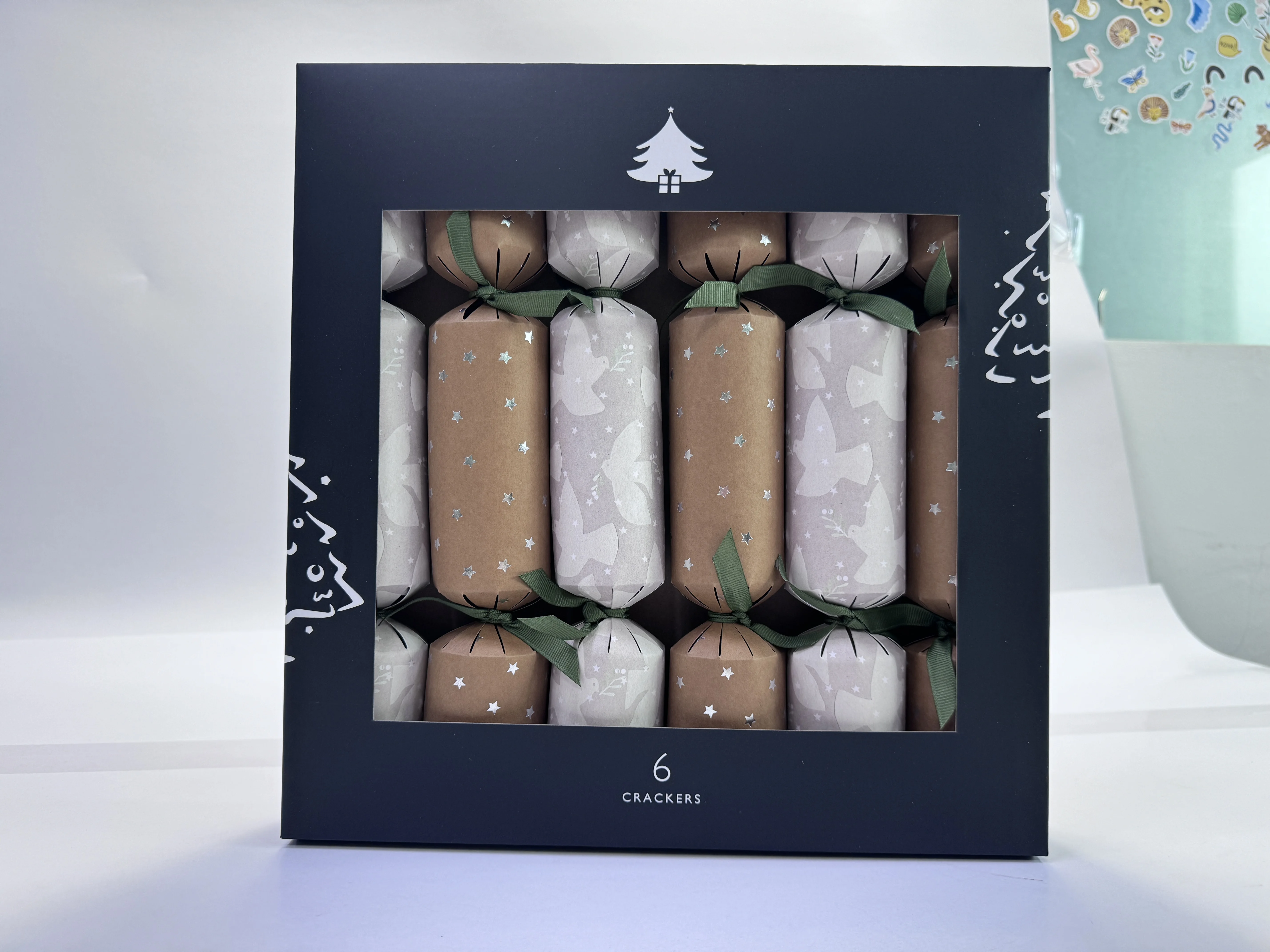 Factory Sale Custom Logo Luxury Christmas Celebration 12 Bon Bons Paper Packaging Christmas Crackers