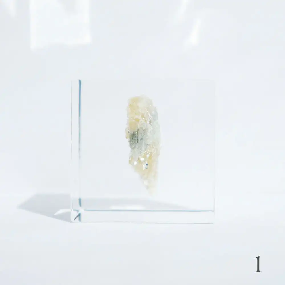 Transparent Acrylic Natural Mineral Display Cube Creative Decoration High Lucite Stone Embedding Gifts