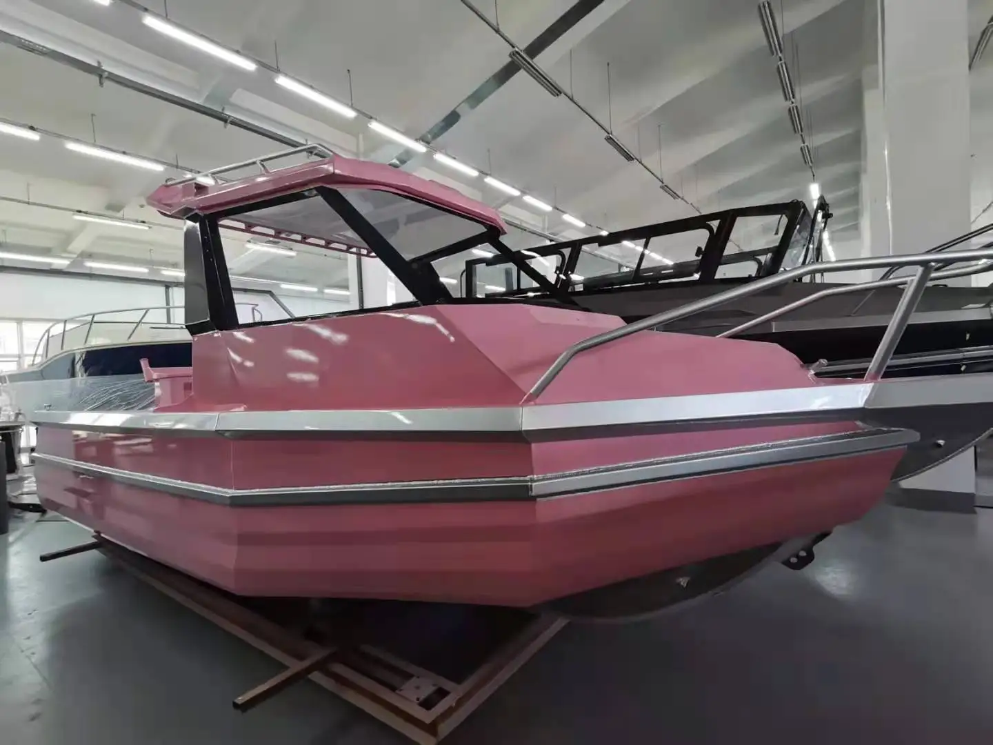 Custom Aluminum Luxury Cabin Fishing Boat With One to One Design Service