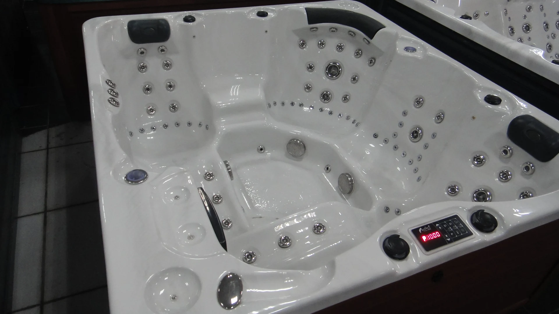 Perfect Hot Tub Outdoor Spa  Pool 4/5 Adult Hot Selling Cost-Effective 2098 Dollars