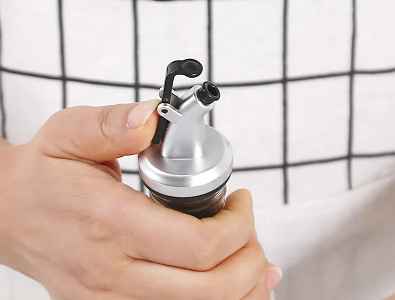 Olive Oil Sprayer Stopper Liquor Dispenser Wine Pourer Flip Top Beer Bottle Stopper