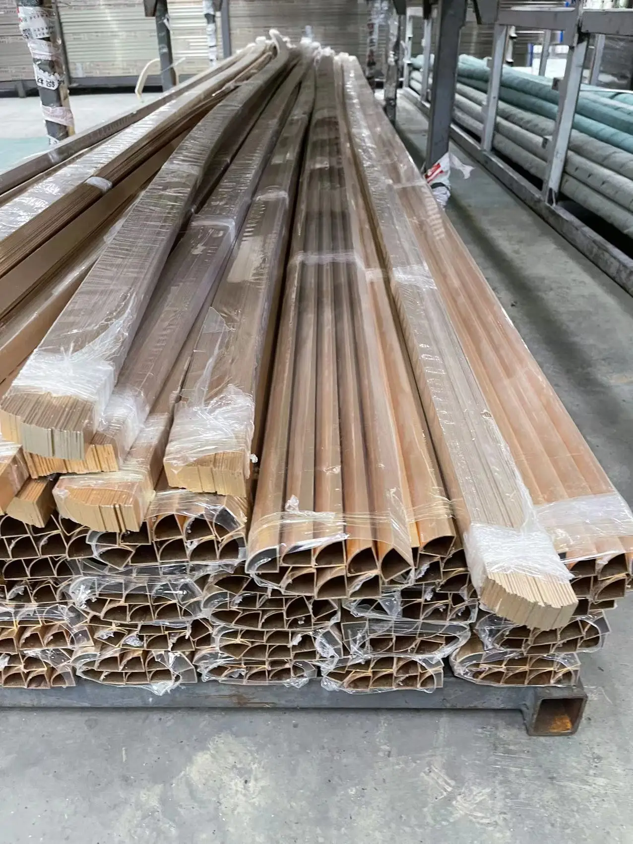 Hot Sell Decorative Flat Bar Golden Color Aluminium Flat Bar With Bright Surface