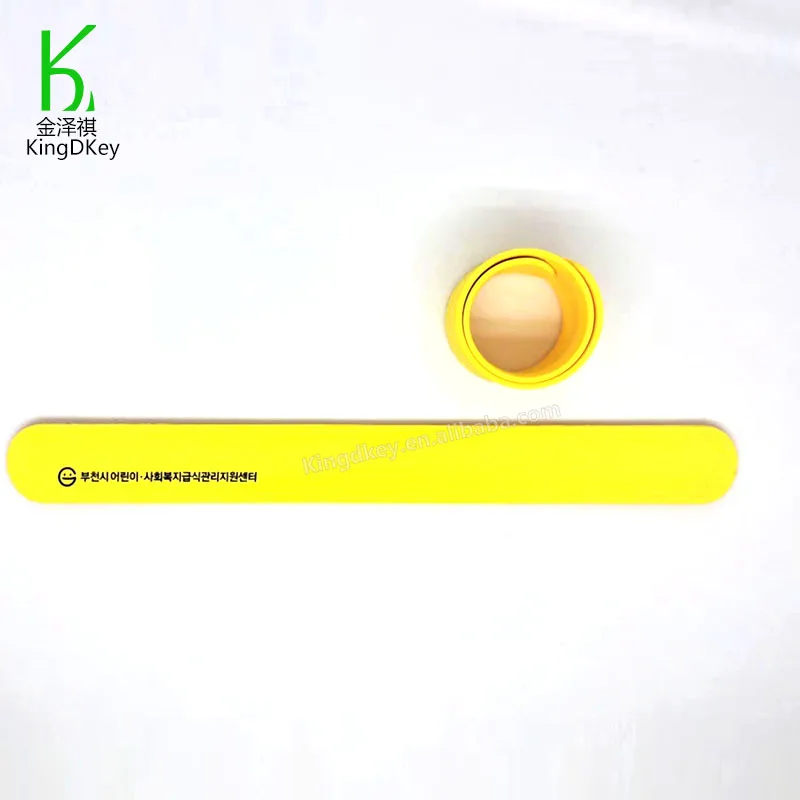 Free sample bulk cheap custom logo printing slap on band pat circle pvc rubber bracelet silicone slap wristband for kids