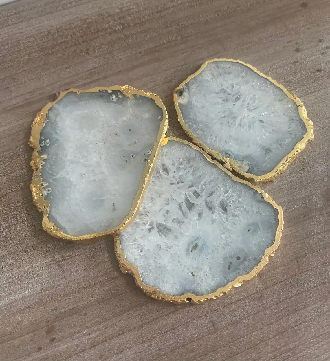 Белая Агатовая подставка с золотым гальваническим ободом нарезка агата по оптовой цене высокого качества