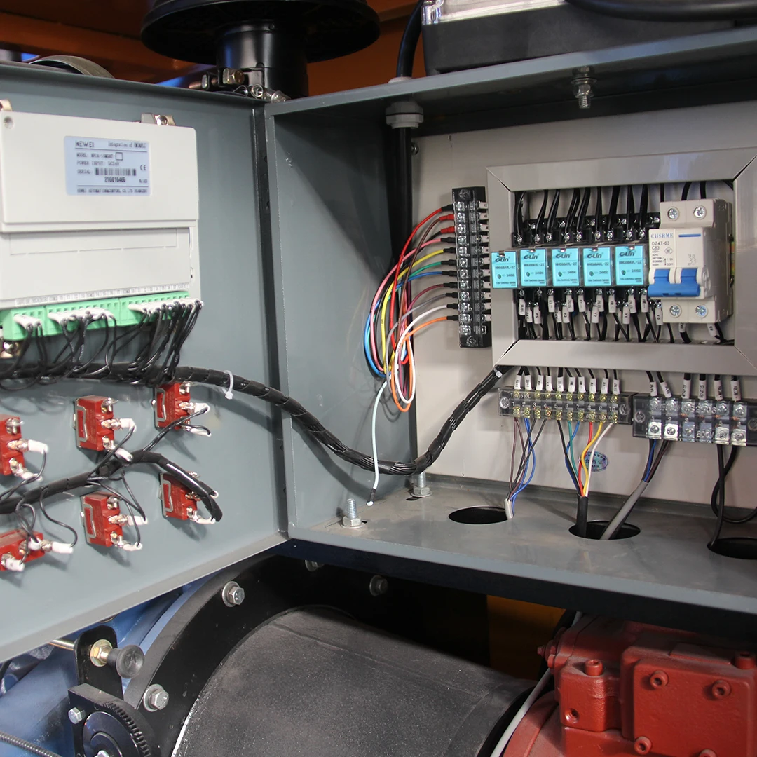 Бетонный цементный смеситель Грузовик миномет с насосом в Индии цена