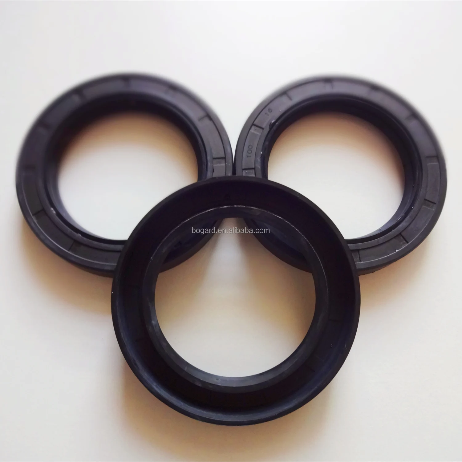 Manufacturer different sizes rotary shaft seal TC Oil seals FKM Vitons NBR Buna Nitrile material