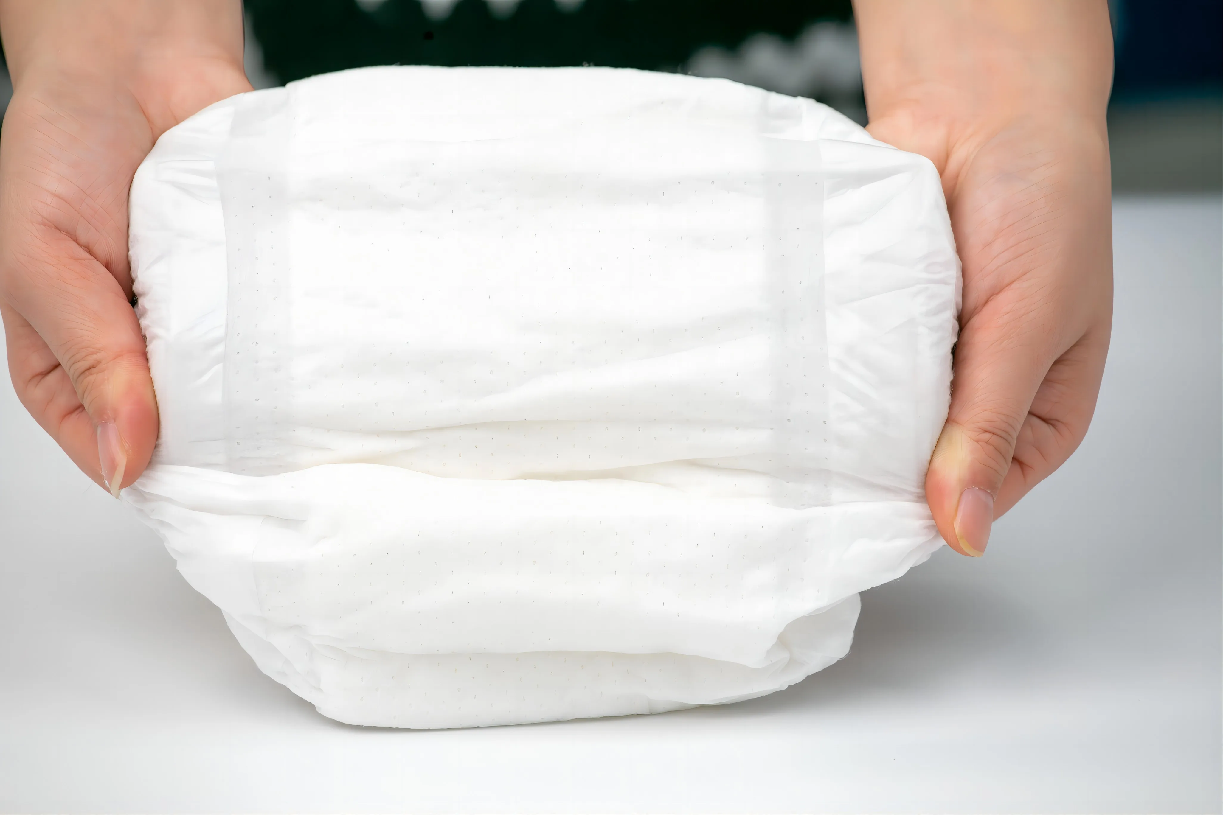 Ready-to-Ship Newborn Baby Nappies Super Absorbent Fluff Pulp Diapers Soft and Breathable Material