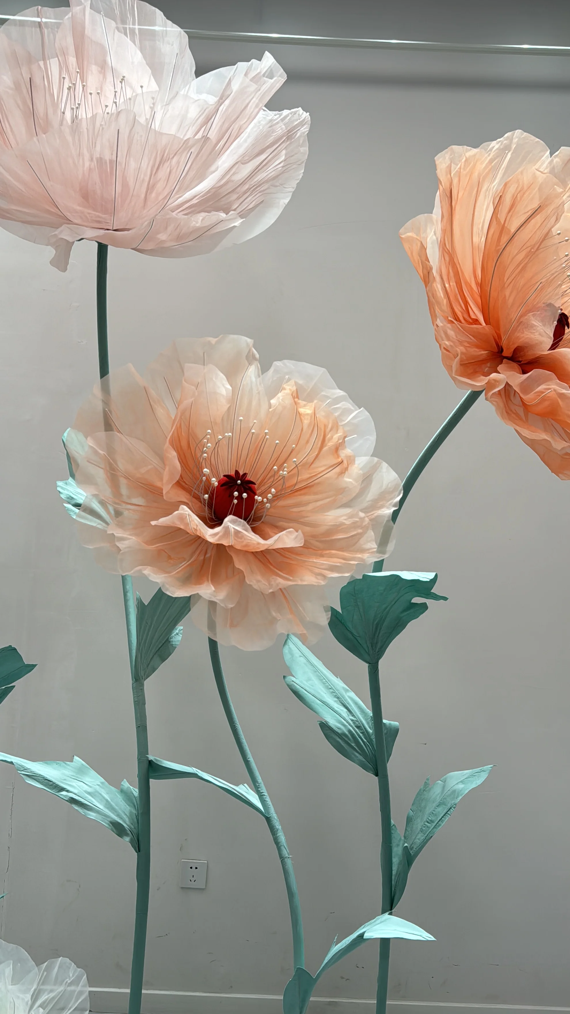 V 2024 Hot Selling giant  Flower WITH STAND  Flower Head For hotel lobby event display