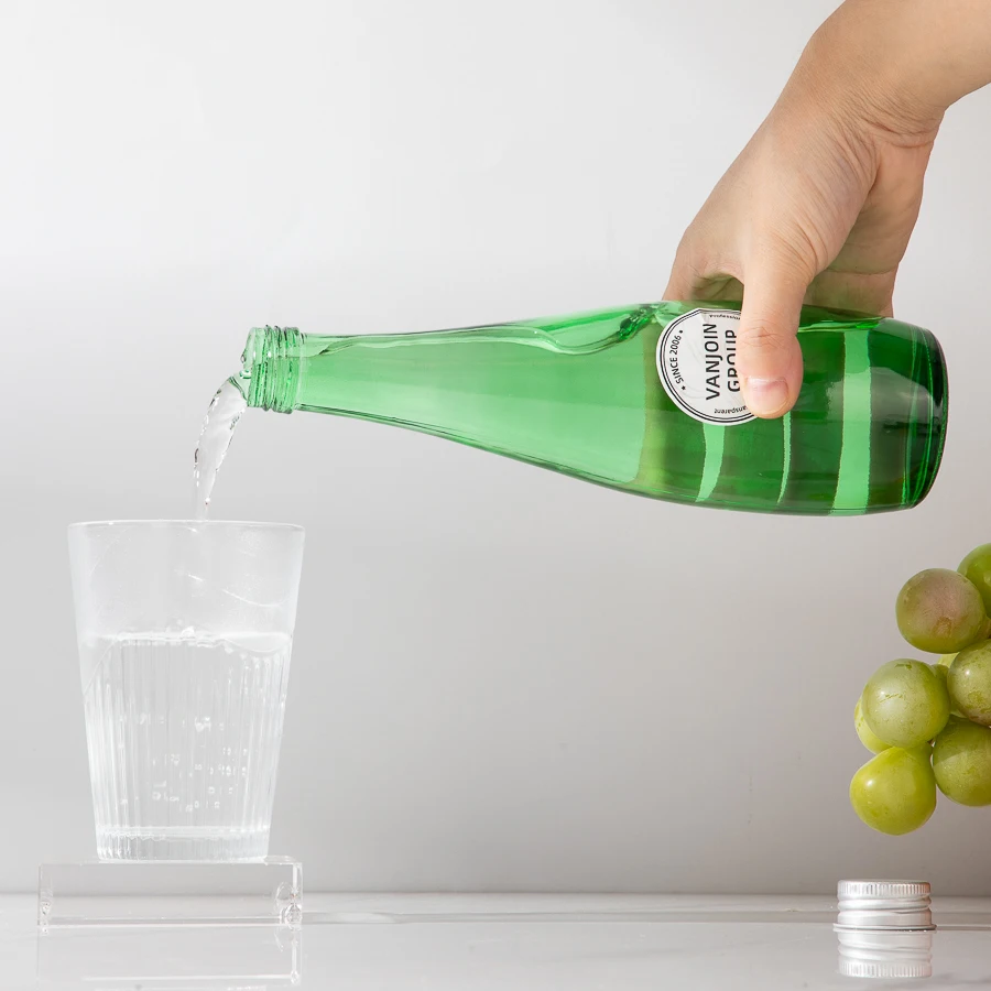 Empty Reusable Customized Green Drinking Glass Bottle 330ml For Sparkling Water For Juice Milk Tea Smoothie with lid