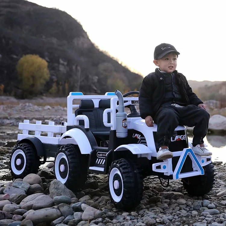 Remote Control Electric Tractor Tractor-Drawn Trailer Unisex Kids Ride-on Toy Car in Plastic Battery-Powered with EVA Wheels