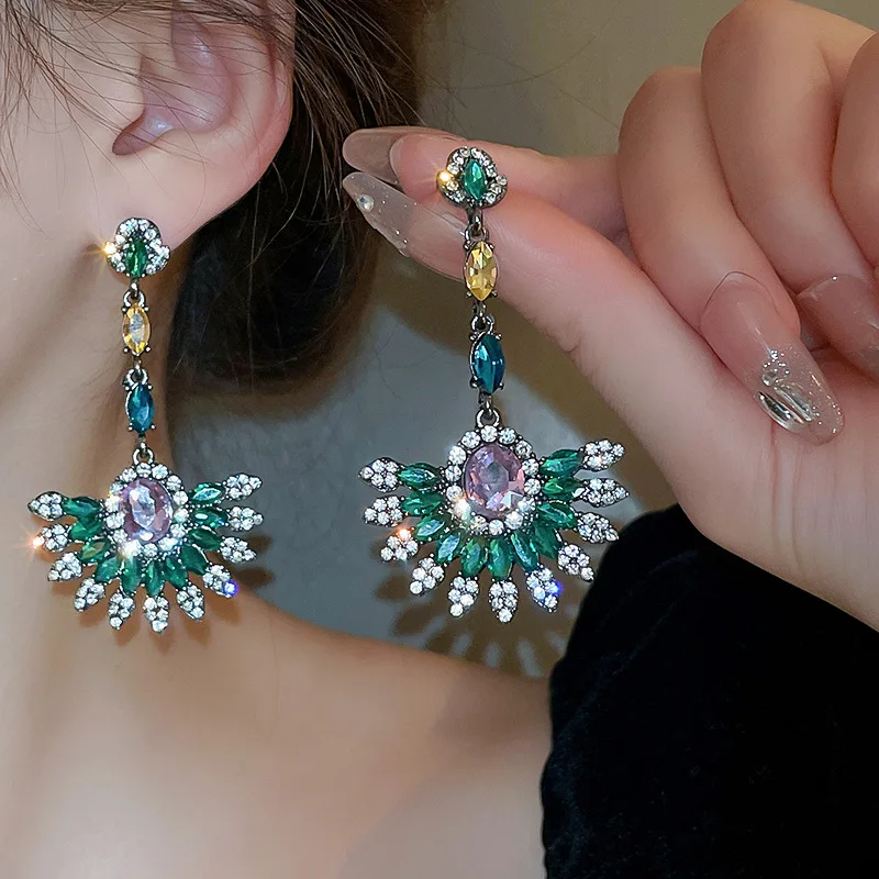 Серебряные серьги-гвоздики с овальным веером