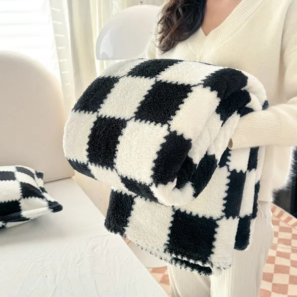 Wholesale Super Soft High Quality Flannel Fleece Checkered Pattern Throw Blanket Plush Checkerboard Blankets For Home