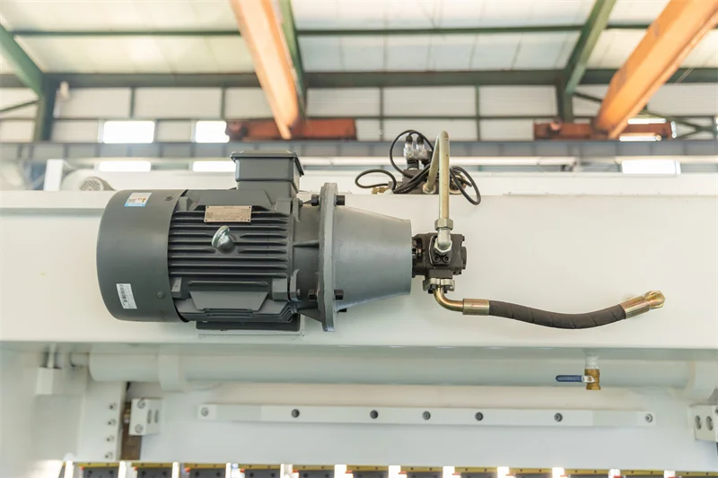 4 Axis 3 Axis Automatic Mini Hydraulic Small CNC/NC Press Brake 40T 1600mm with Estun System for Sale