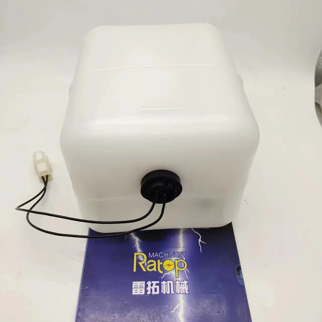 E312D2 E320D2 096-5819 резервуар для охлаждающей жидкости 0965819 резервуара воды