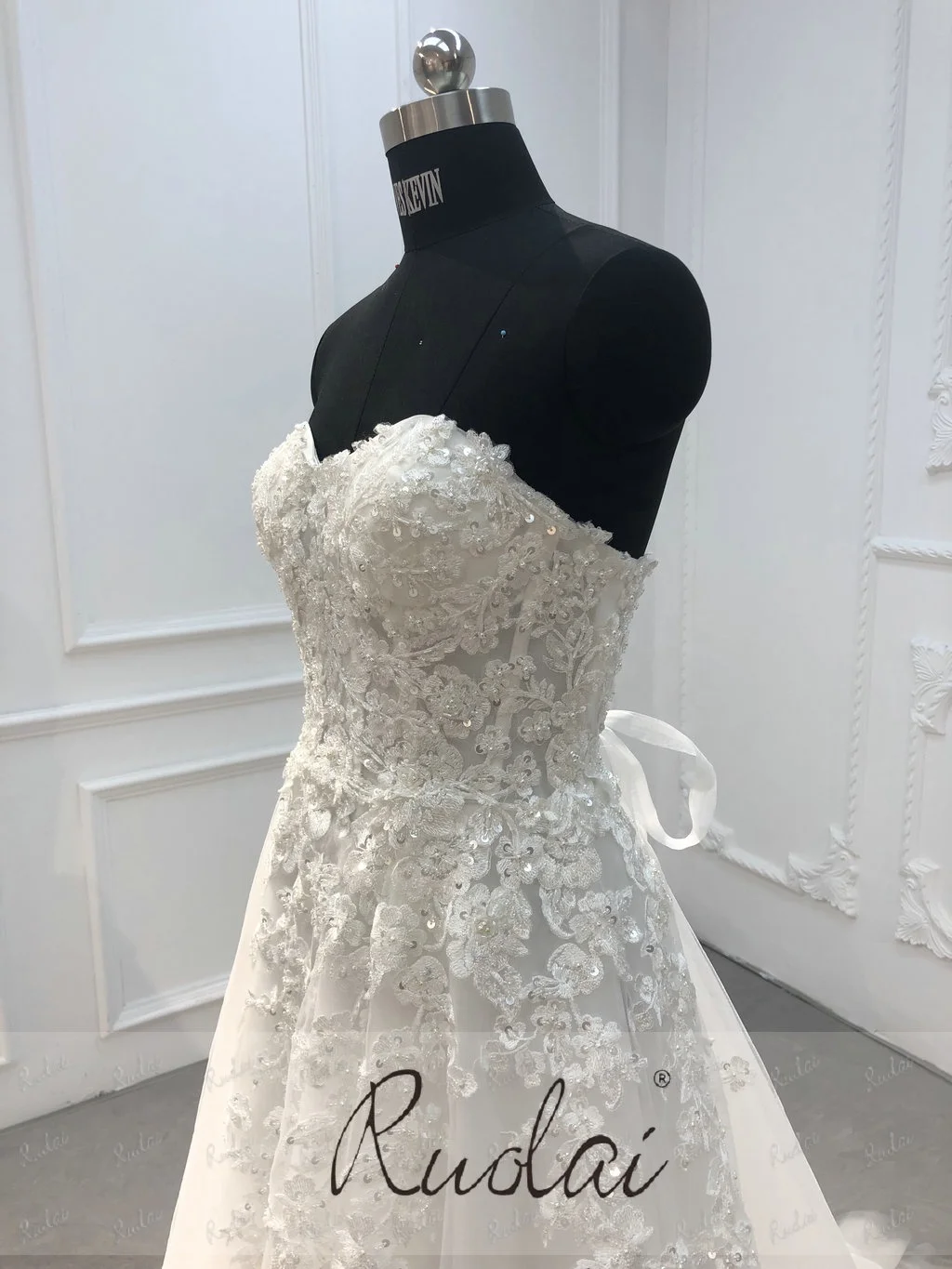 Ruolai QW02017 Vintage Sweetheart Aline Lace Beaded Bridal Gown Wedding Dress