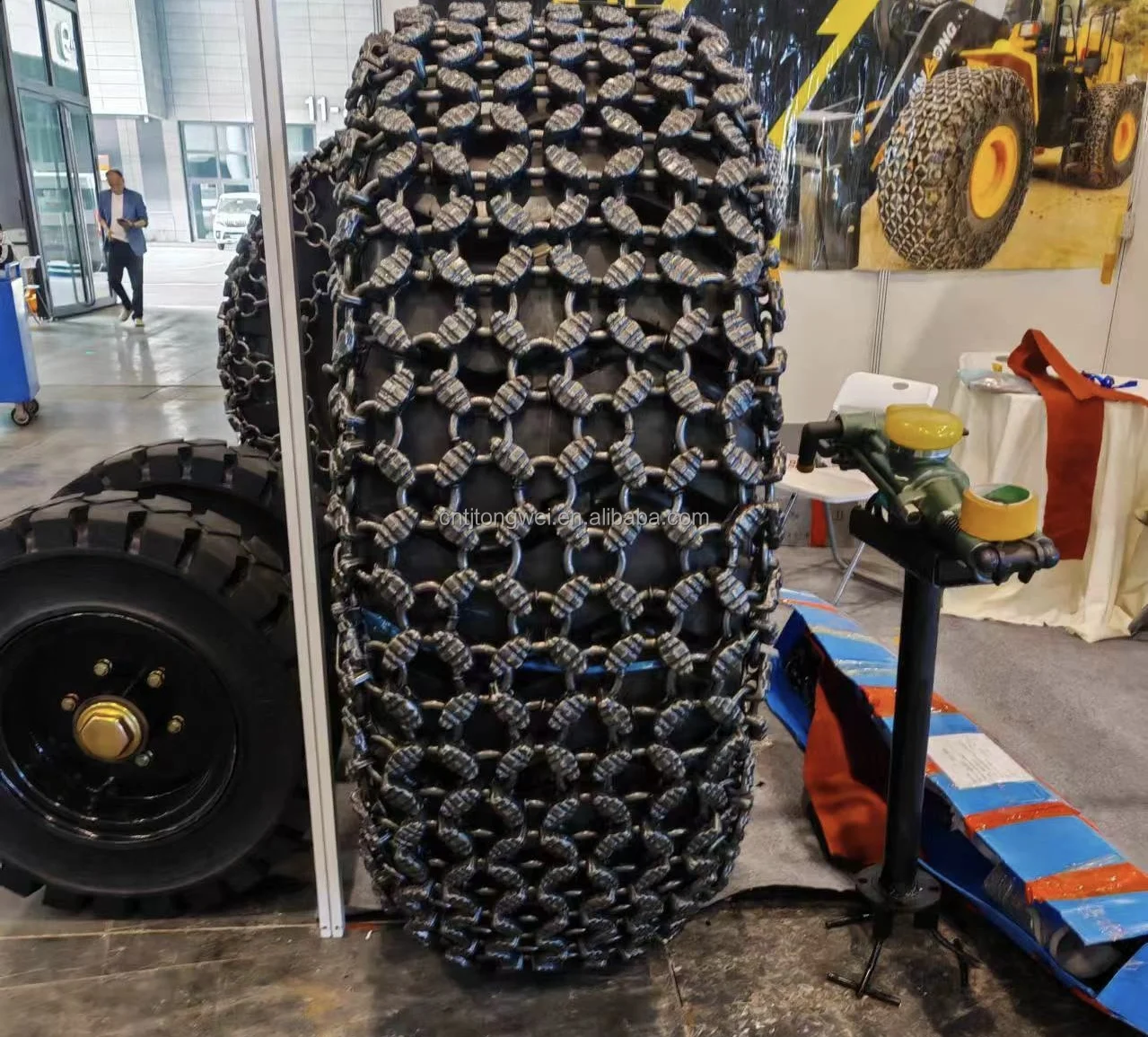 newest Otr tyre 1800-25 2100-25 protection chain from TONGWEI manufacturer