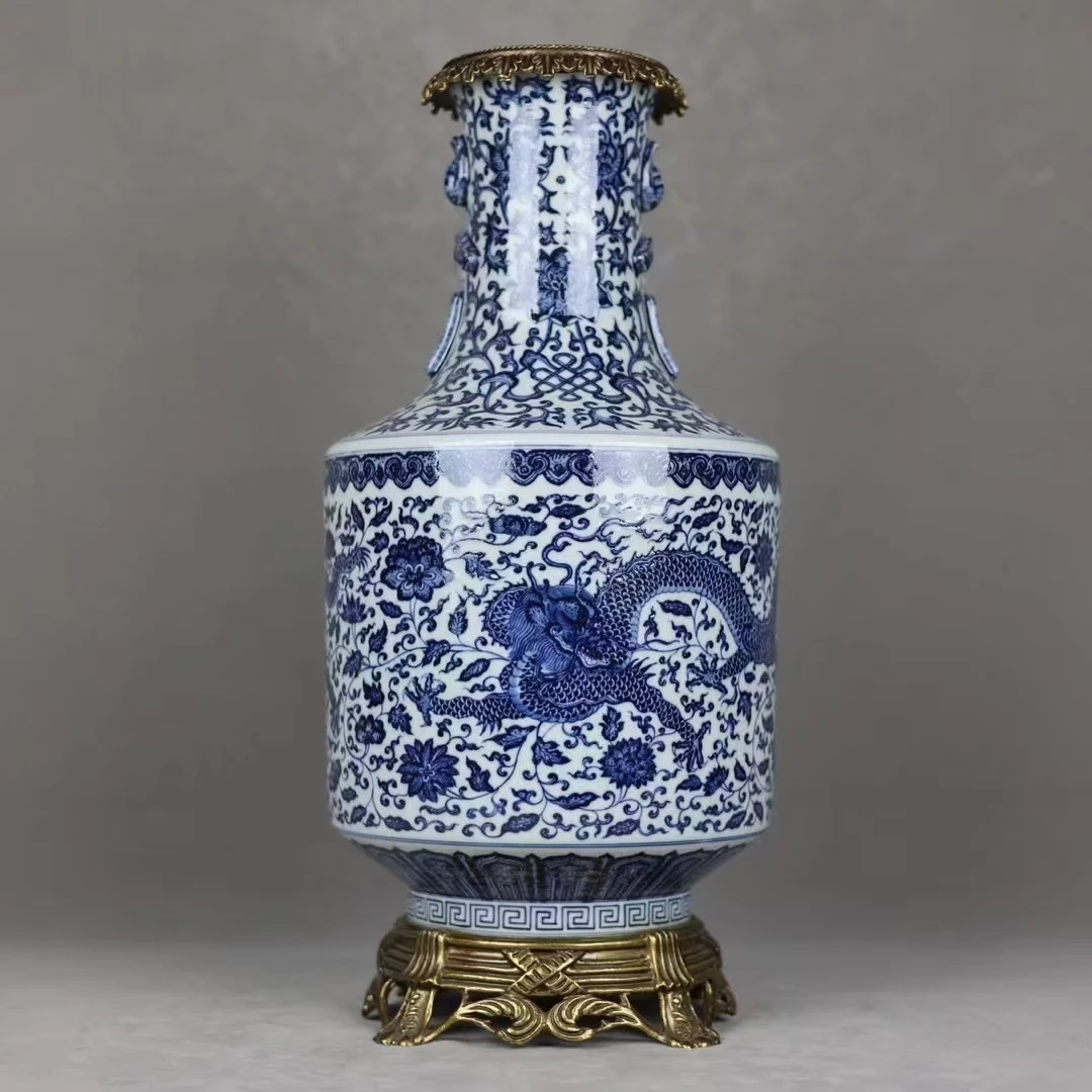 Jingdezhen Высококачественная антикварная расписанная вручную сине-белая фарфоровая ваза с орнаментом на аукцион Qianlong династии Цин