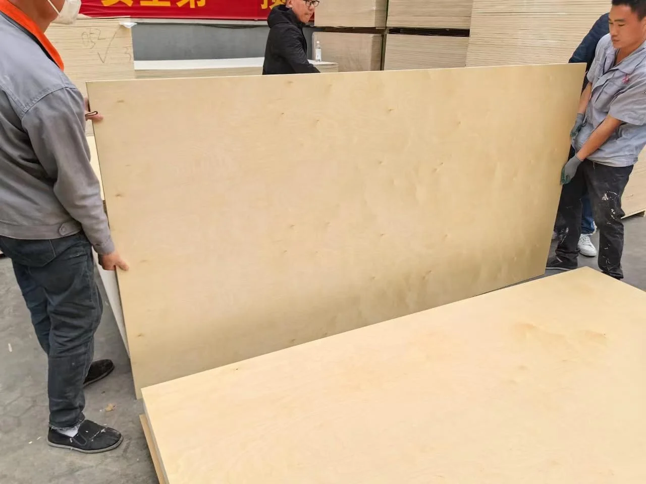 Factory price Russia birch plywood made in China 100% WBP phenolic glue internal decoration office home