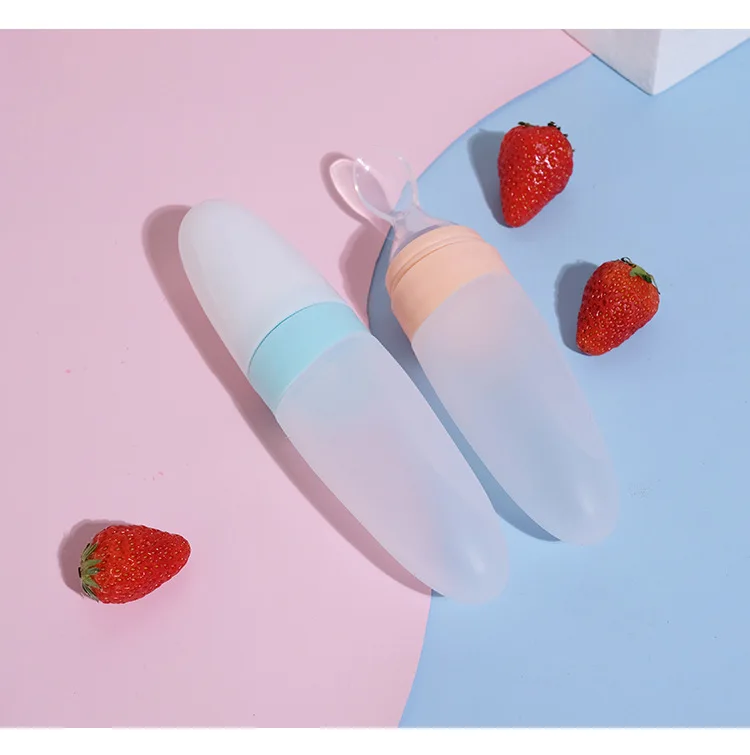 Portable Food Grade Toddler Portable Feeder Squeezable With Spoon For Newborn BPA Free Silicone Baby Feeding Bottle