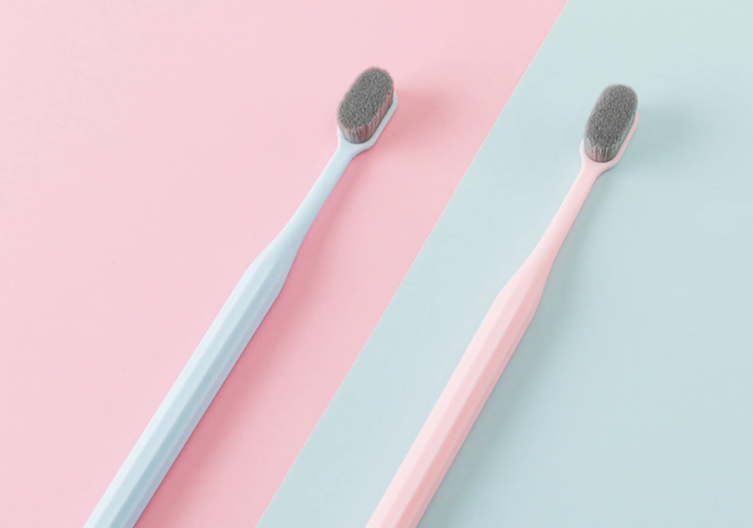 ISO Qualified Supplier for Denture Toothbrush Logo Print Available 10000 Bristle Teavel Toothbrush