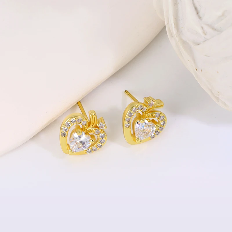 Wholesale Fashion Dainty Cubic Zirconia 18K Gold Plated Zircon Diamond Love Heart Shape Stud Earrings