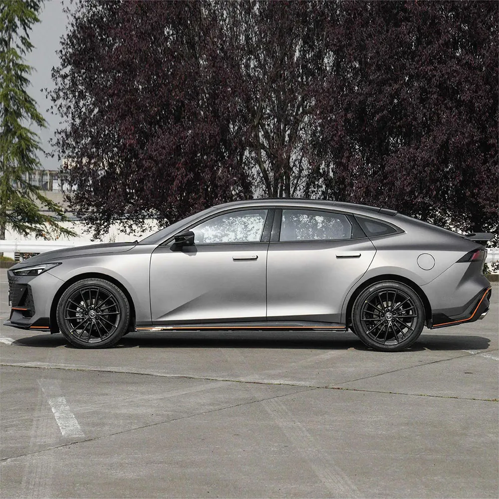 Changan Uni-v электромобиль новые автомобили 1 5 t стандартный бензиновый автомобиль произведенный в Китае на экспорт наличии