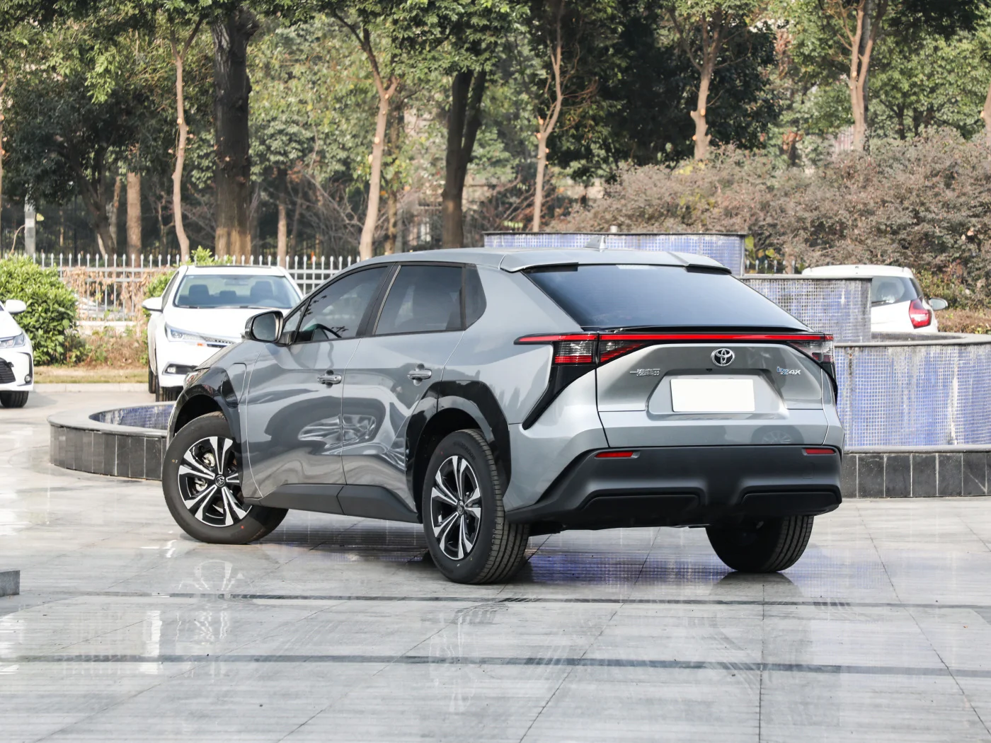 Мощный электромобиль Faw Toyotas BZ4X 2024 с двумя приводами Новый энергетический электрический внедорожник на 615 км до-yota Bz4X 2WD 4WD